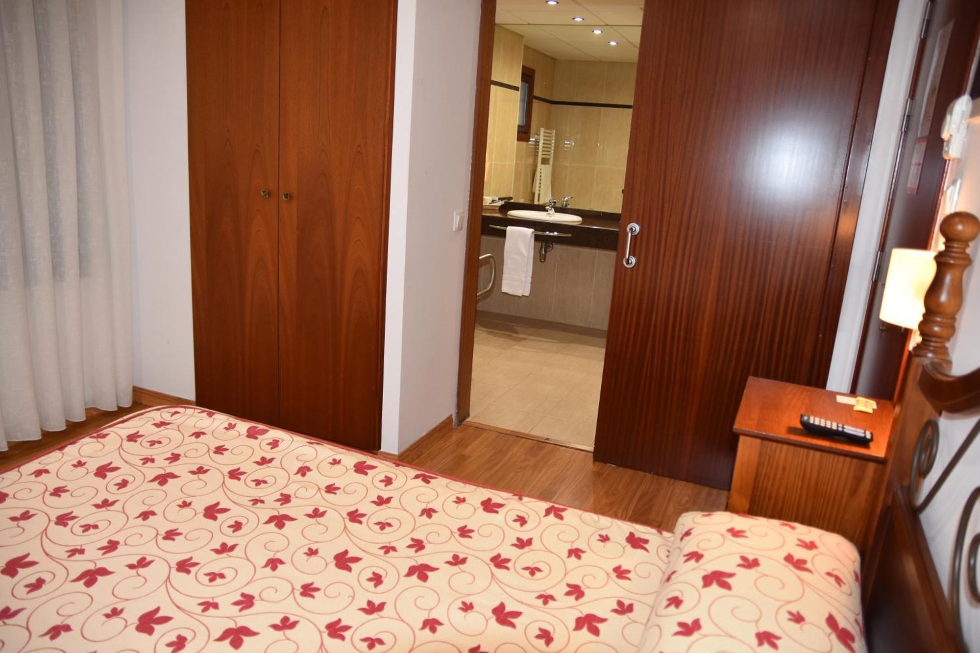 Aparthotel Tres Caminos Эль-Грао Экстерьер фото